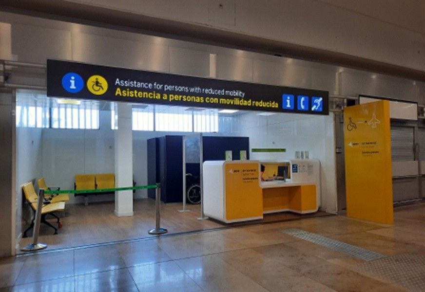 ¿Viajas a Cuba y necesitas silla de ruedas en Madrid? Alertan sobre retrasos pese a haber reservado asistencia