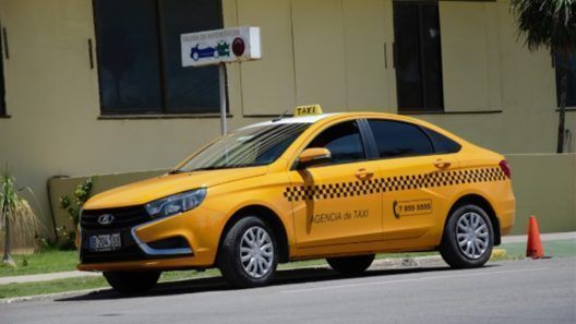 Cuba incorporará 200 autos eléctricos para trasladar pacientes de hemodiálisis: estas son las provincias que recibirán más vehículos