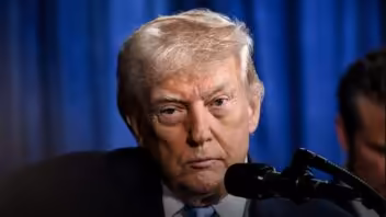 Trump presume récord de arrestos migratorios del ICE: más de 42.000 cubanos con orden de deportación