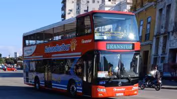 Transtur anuncia nuevos precios para el bus de dos pisos en La Habana: 5 USD o 2750 CUP