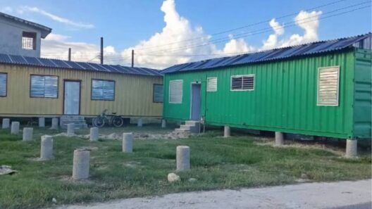 El plan de Cuba para convertir contenedores en viviendas no despega