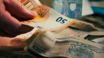 El euro vuelve a subir en Cuba: así amanecen hoy las divisas en el mercado informal