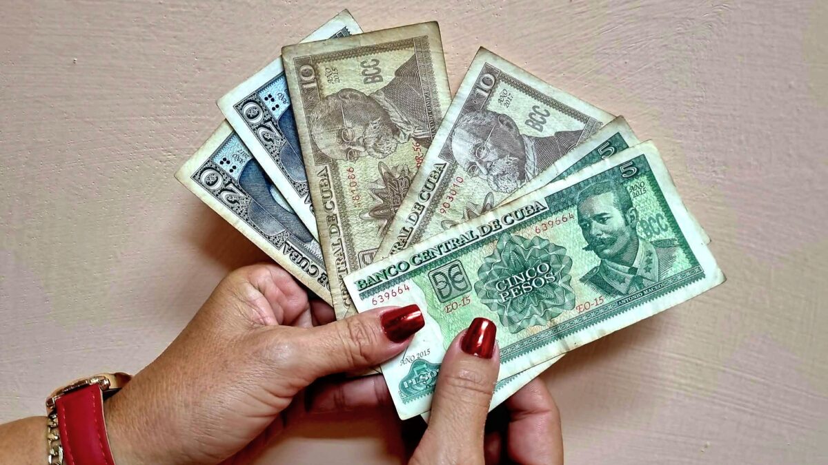 Cuba lanza llamado urgente contra negocios privados que rechazan billetes en moneda nacional