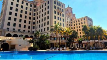 Hotel Nacional de Cuba cobra 19 000 pesos por persona para ver la final Argentina-España en su piscina