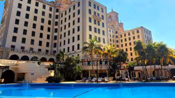 Hotel Nacional de Cuba cobra 19 000 pesos por persona para ver la final Argentina-España en su piscina
