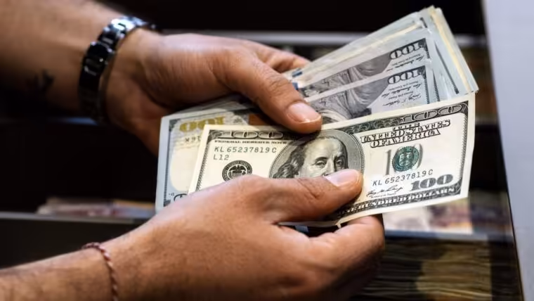 ¿Ya viste cómo está el dólar y el euro hoy en Cuba?