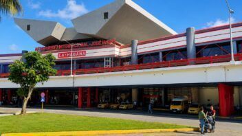 ¿Llegas al Aeropuerto de La Habana? Estas son las opciones para viajar hacia el centro y el oriente de Cuba