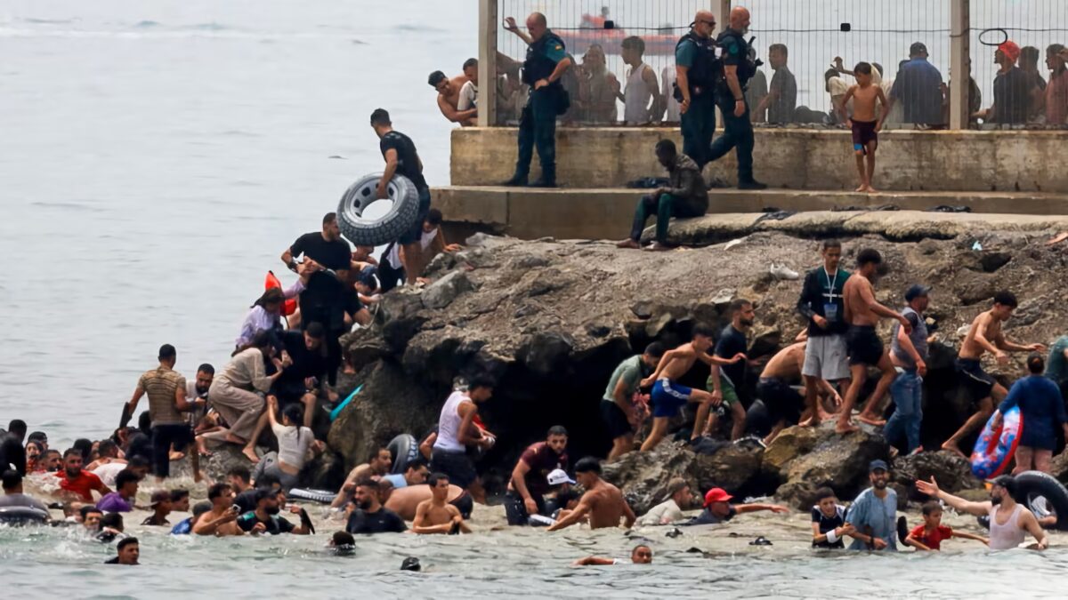 ¿“Invasión” de migrantes en España? Esto es lo que está ocurriendo en la frontera con Marruecos
