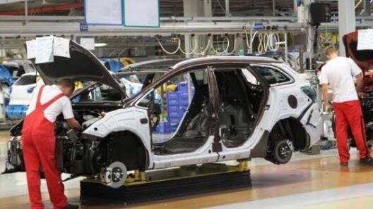 Privados en Cuba podrán ensamblar automóviles, motocicletas y triciclos