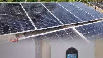 ETECSA presume de paneles solares, pero negocios y emigrados pagan para garantizar la conexión