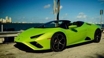 Tirotean un Lamborghini en Miramar: tres personas permanecen en estado crítico