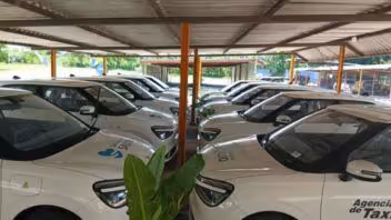 Las Tunas incorpora 10 taxis eléctricos Dongfeng para trasladar a pacientes hemodializados