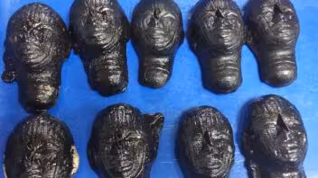 Aduana de Cuba detecta más de 12 kg de oro ocultos en figuras negras