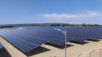 Cuba podría “independizar” provincias con parques solares para reducir los apagones