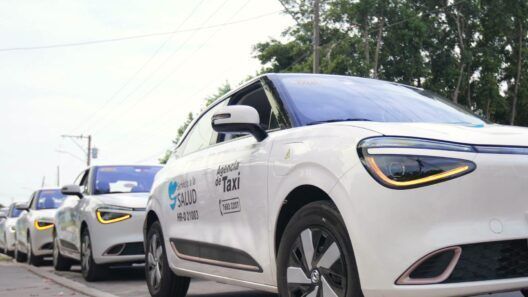 La Habana estrena taxis eléctricos chinos con más de 300 kilómetros de autonomía para trasladar pacientes de hemodiálisis