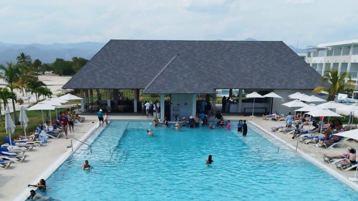 Hotel en Cuba cambia de gestión tras la salida de Meliá: establece tarifas y pagos directos en dólares