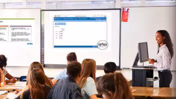 Florida busca limitar el acceso a la educación de familias con estatus migratorio irregular