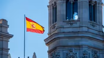 Becas de 10.000 euros para estudiar en España: cubanos pueden optar