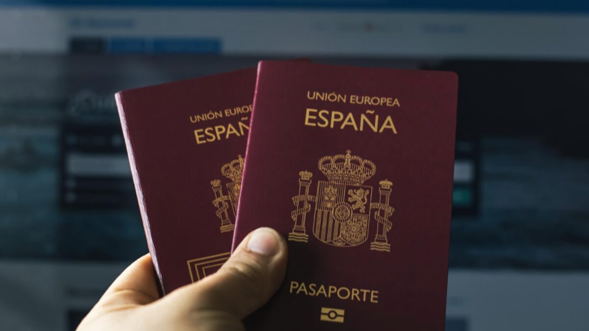 ESTA para cubanos con doble nacionalidad: restricciones y opción de visa en Madrid