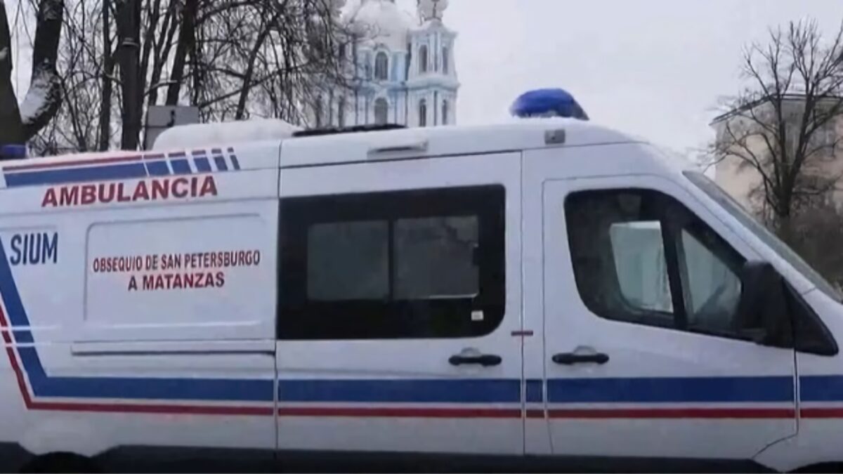 Cuba recibe ambulancias donadas por Rusia para reforzar la atención médica en tres provincias