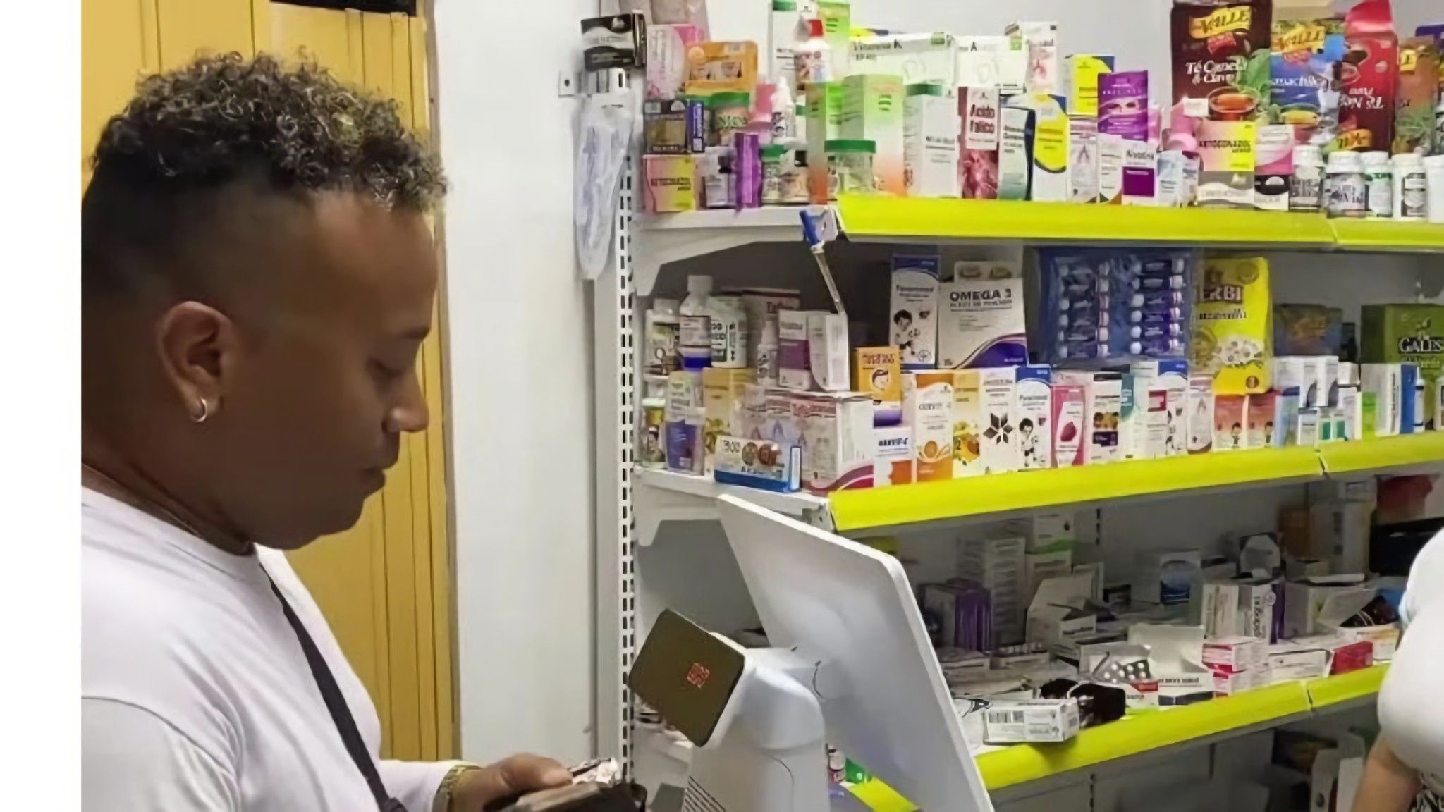 Farmacia privada en Cuba revela sus precios: hasta 3.000 pesos por un suplemento