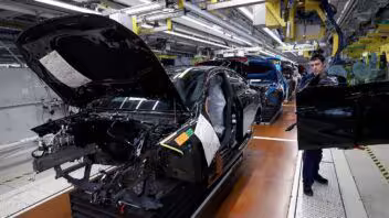Empresas privadas podrán ensamblar autos y motos eléctricas en Cuba