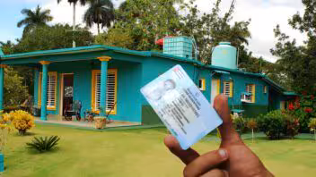 Emigrados, ¿qué pasará con el domicilio en Cuba tras la nueva ley?
