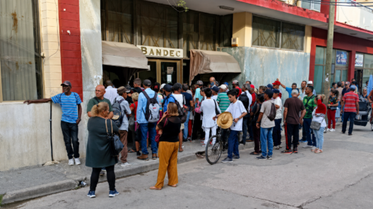 Jubilados en Holguín no logran cobrar sus pensiones