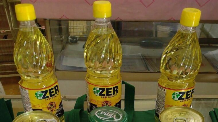 Tiendas Caribe vende tres botellas de aceite en combos desde 11,30 dólares