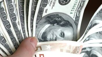 Si te mandan 100 dólares, ¿cuánto dinero recibes ahora mismo en Cuba?