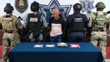 Cubano detenido en Cancún con 102 bolsitas y billetes presuntamente falsos