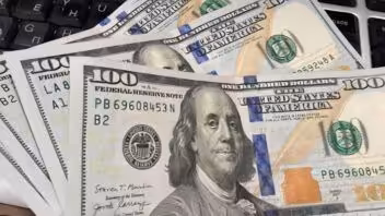 Banco Central de Cuba: Baja el dólar y el euro, mientras la MLC sube en el mercado informal cubano