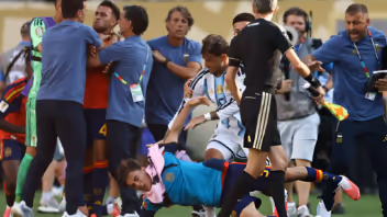 FIFA castiga a Argentina y suspende a jugadores tras la final del Mundial