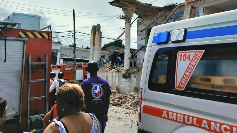 Derrumbe en Lawton deja dos ancianos fallecidos