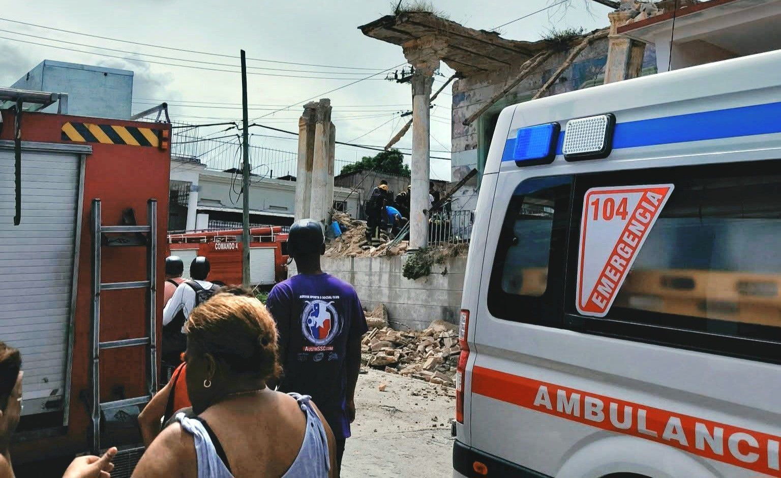 Derrumbe en Lawton deja dos ancianos fallecidos