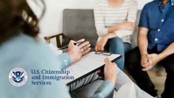 Residencia por matrimonio: ¿qué revisa USCIS a las parejas?