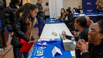 Nueva York abrirá un centro de ayuda para buscar empleos municipales