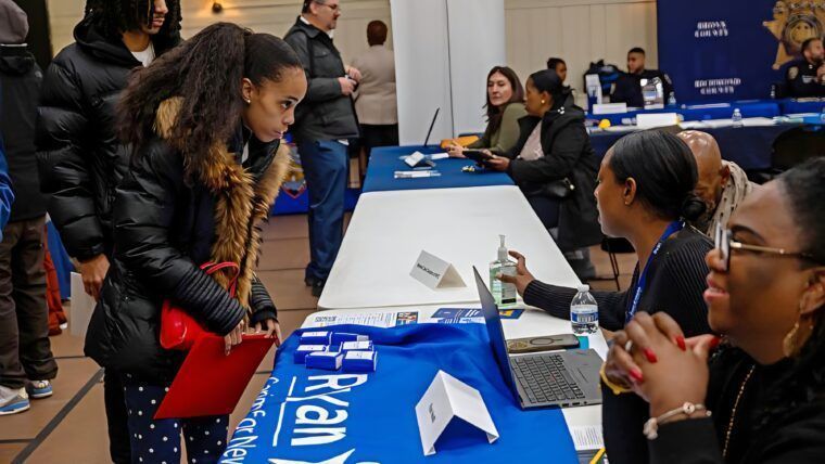 Nueva York abrirá un centro de ayuda para buscar empleos municipales