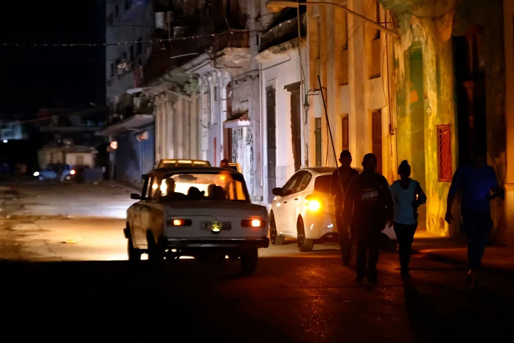 Apagones en Cuba rozarán los 2.000 MW este lunes