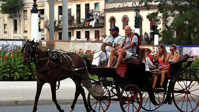 Turismo en Cuba: agosto cierra con 30.490 visitantes internacionales