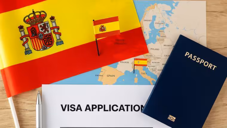 España activa nuevas citas para visados en Cuba el 5 de octubre