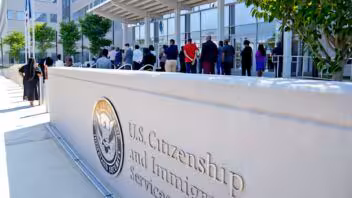 Cambio de dirección ante USCIS: avisar a USPS no basta