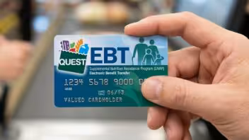 Tarjetas EBT con chip para SNAP: ¿qué cambia y cómo recibirlas?