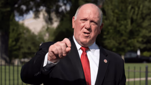 Tom Homan advierte sobre deportaciones a caravana migrante que avanza por México