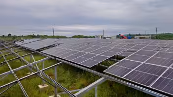 Retoman el parque fotovoltaico Lesca con el montaje de paneles en Camagüey