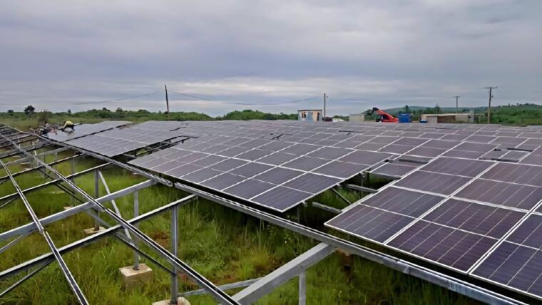 Retoman el parque fotovoltaico Lesca con el montaje de paneles en Camagüey