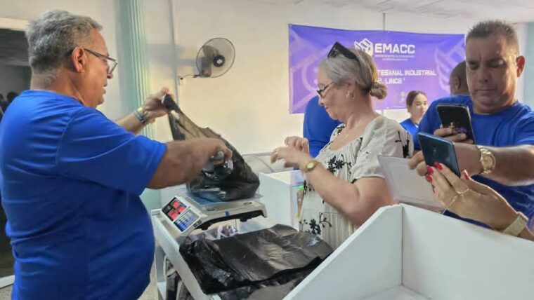 Mercado El Lince en Cienfuegos ofrece alimentos y pago en línea tras su reapertura