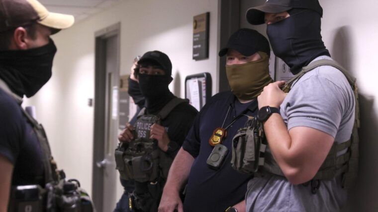 DHS niega suspensión de arrestos de ICE a inmigrantes sin antecedentes