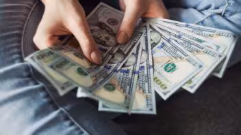 Estiman en 80.683 dólares el ingreso para una familia de tres en Florida
