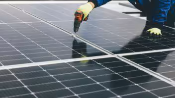 Recaudan más de 400 mil dólares en Italia para llevar paneles solares a Cuba